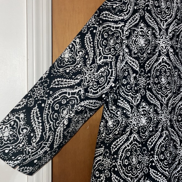 •KIM ROGER•BLACK/WHITE PAISLEY 100% LINEN BLAZER SIZE SMALL EUC - Picture 7 of 7